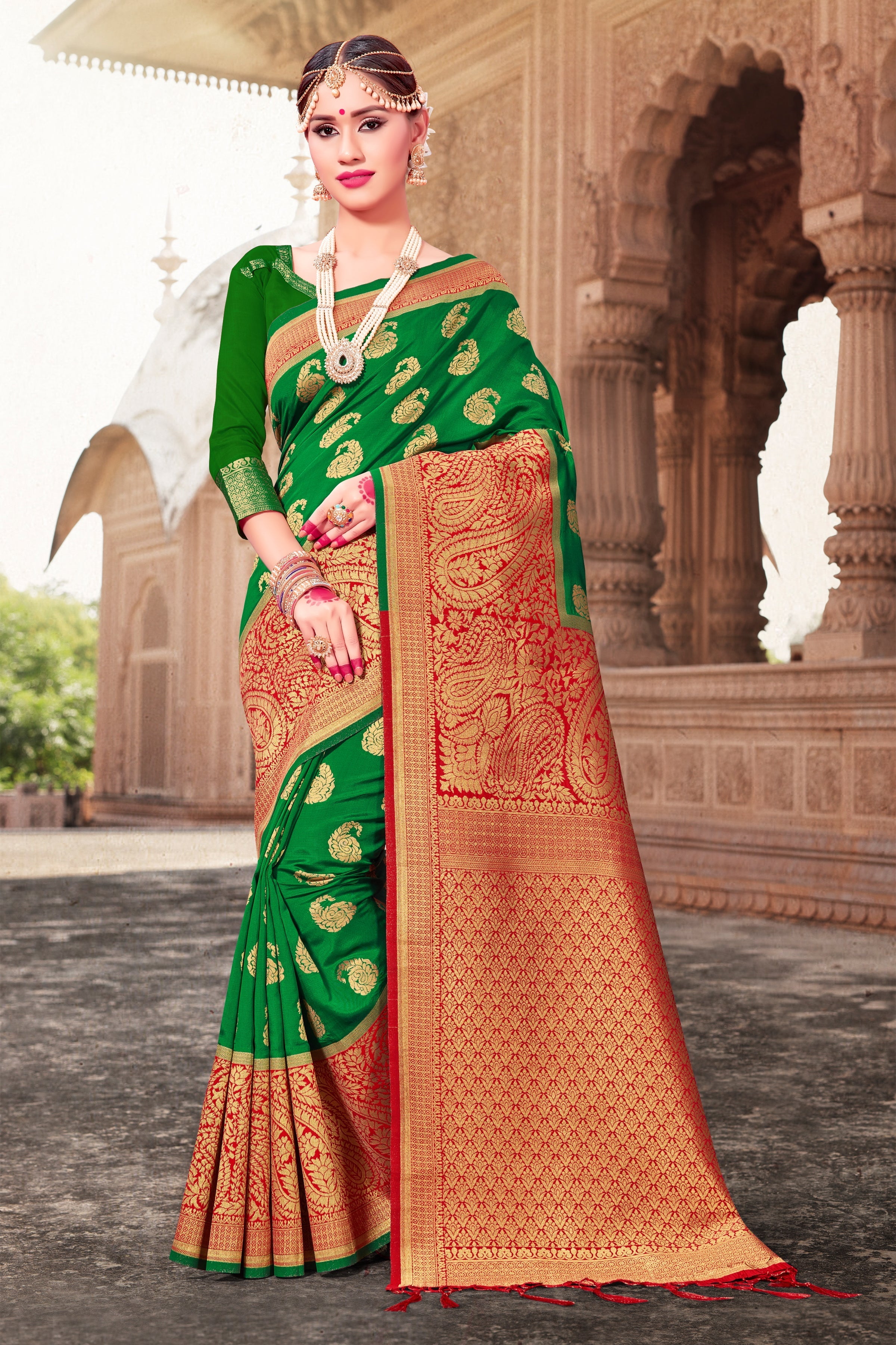Beautiful Green Banarasi Art Silk Woven Saree