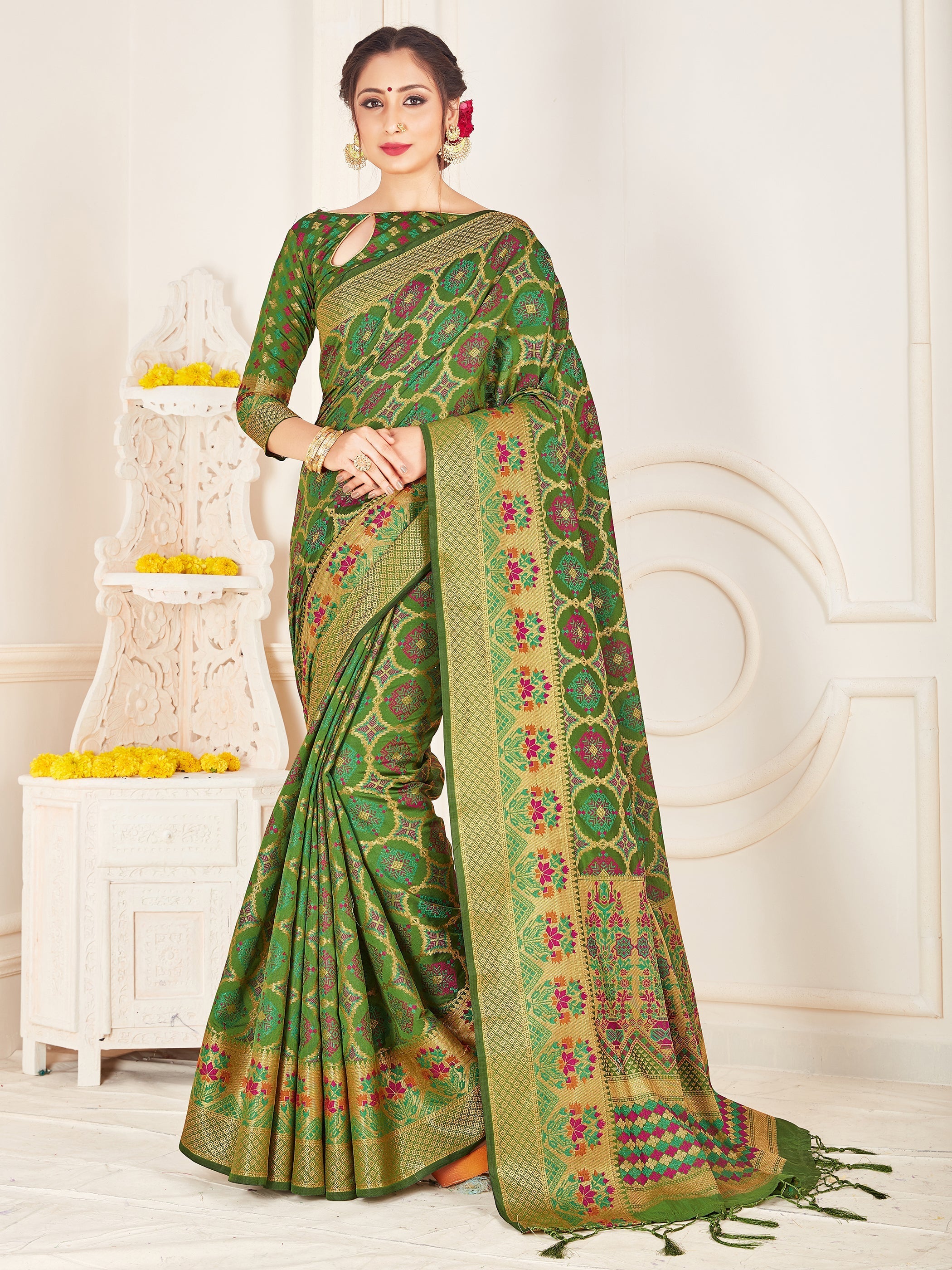 Chic Green Banarasi Art Silk Woven Saree
