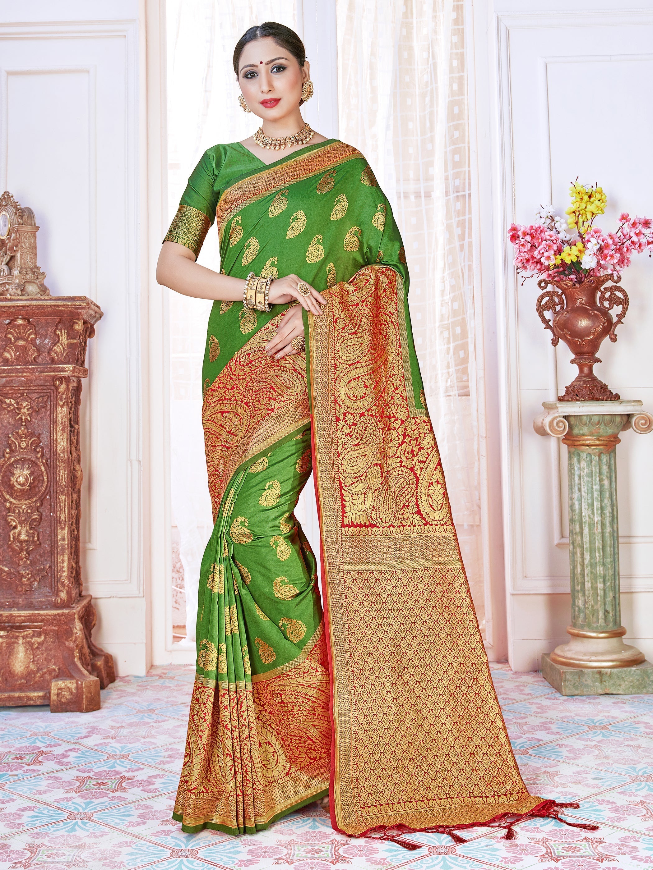 Chic Green Banarasi Art Silk Woven Saree