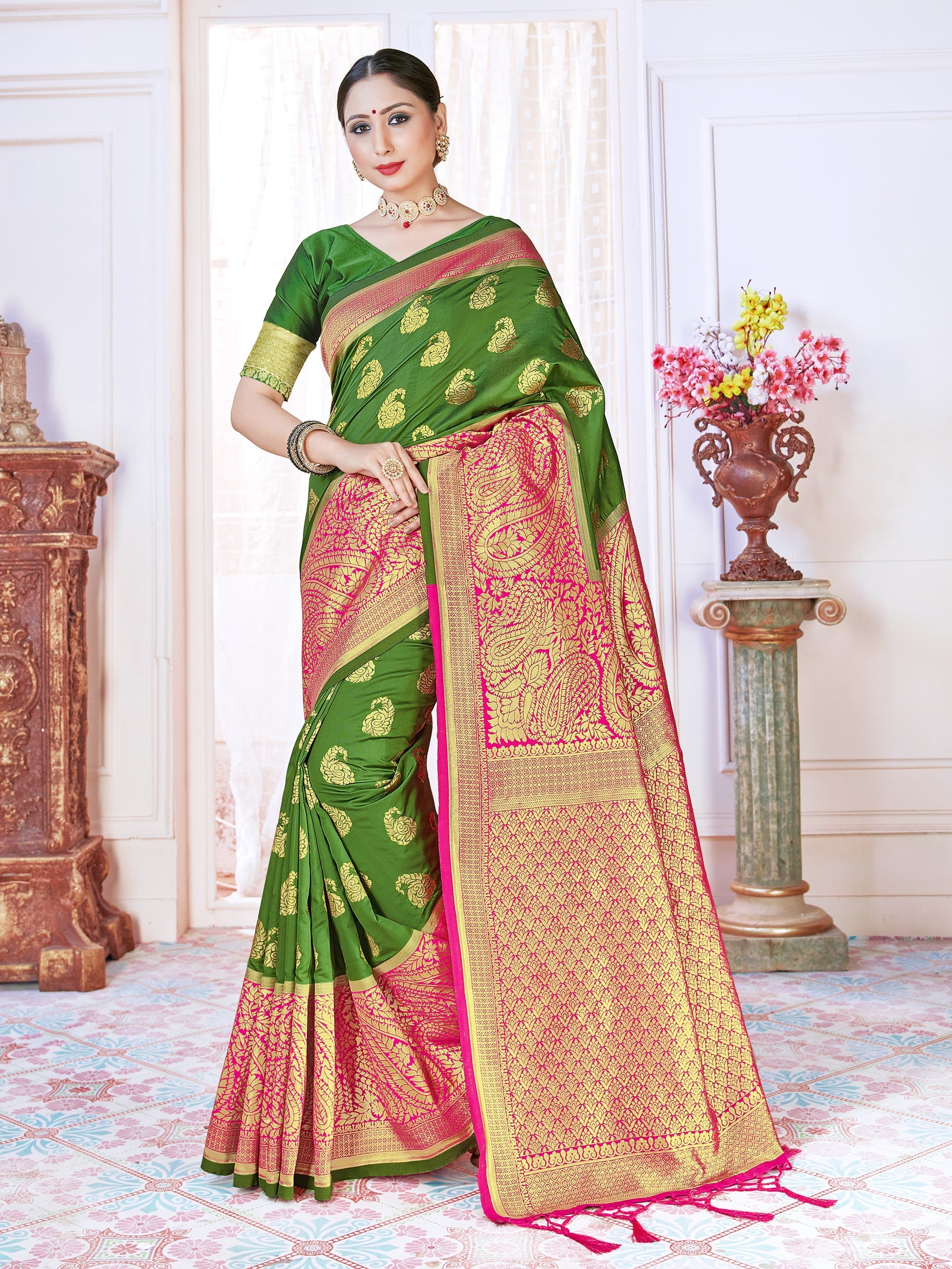 Beautiful Green Banarasi Art Silk Woven Saree