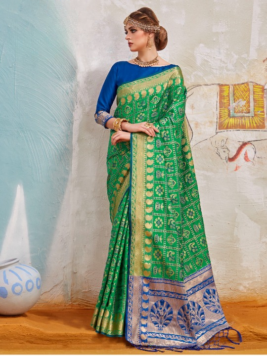 Elegant Green Cotton-Silk Chevron Print Saree