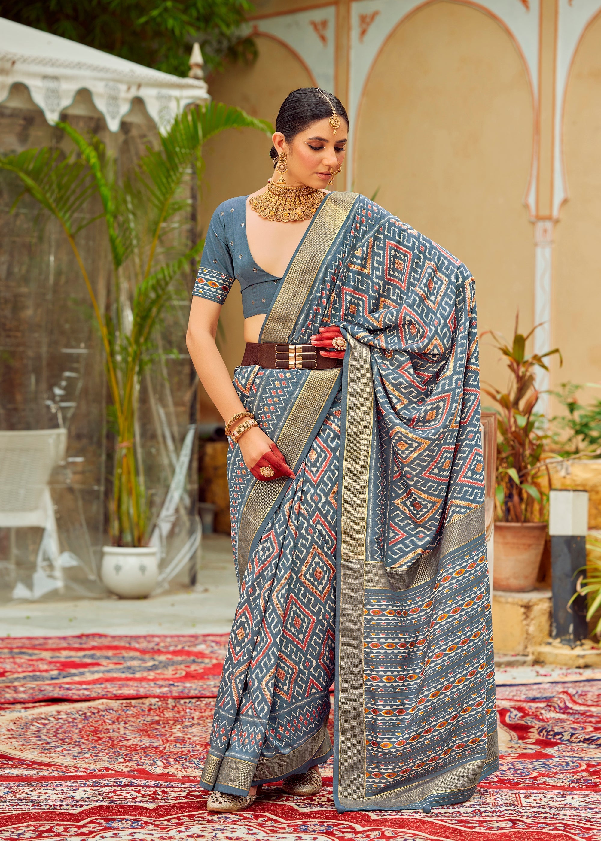 Elegant Grey Cotton-Silk Chevron Saree