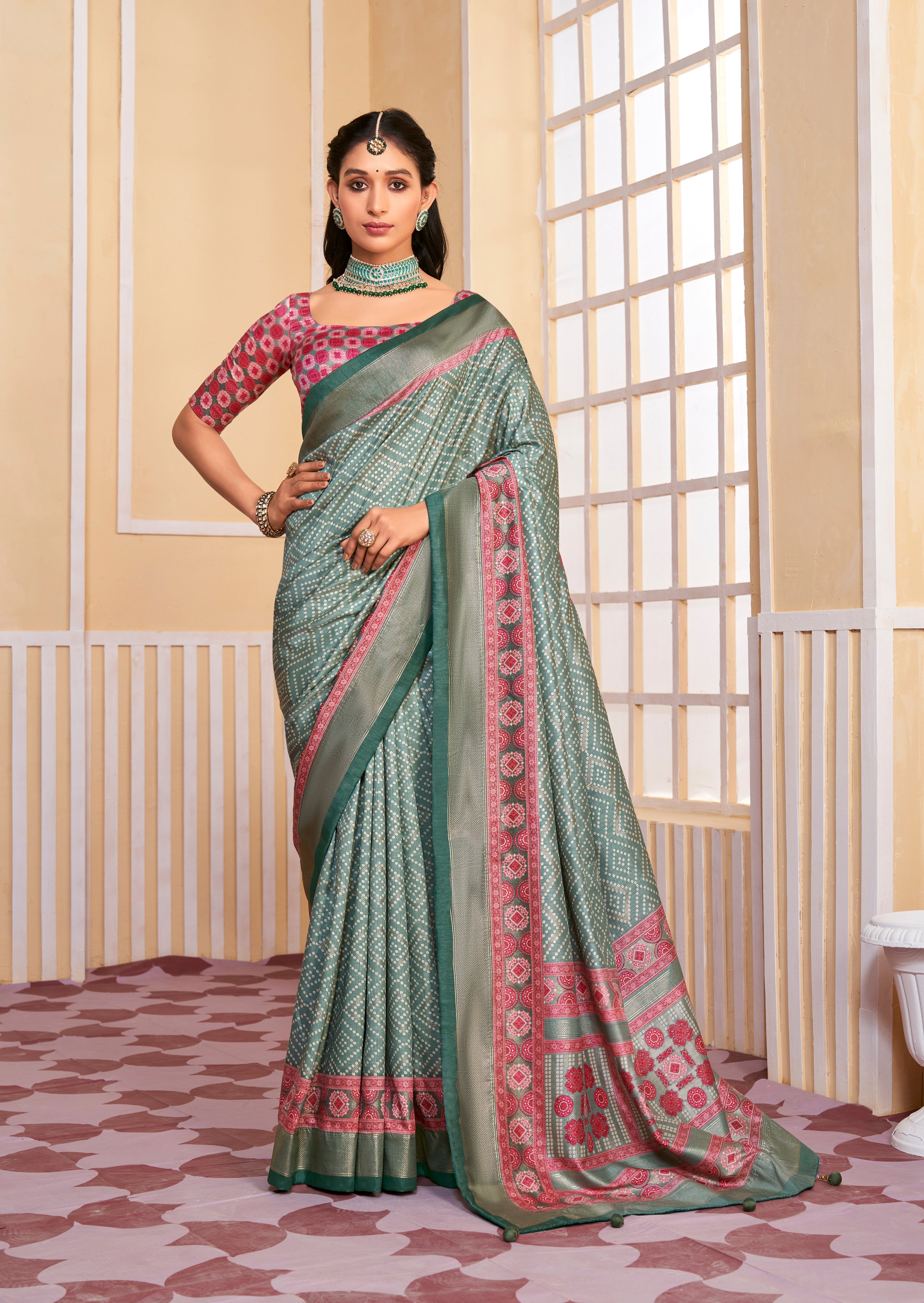 Elegant Grey Tussar Silk Bandhani Saree